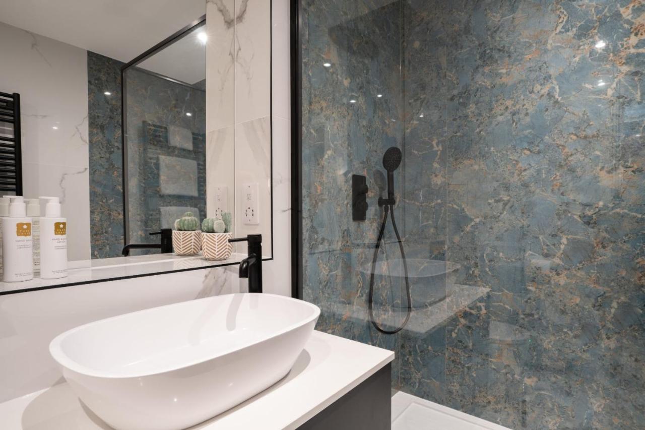 Brand New - Contemporary - 2 Bedroom - 2 Bathroom - Spacious Apartment - Lake Views Ambleside Esterno foto